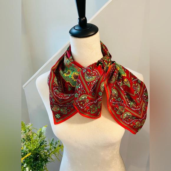 PAOLI Paisley Floral Scarf Red Yellow 27”x27” Made in Japan - Picture 13 of 13